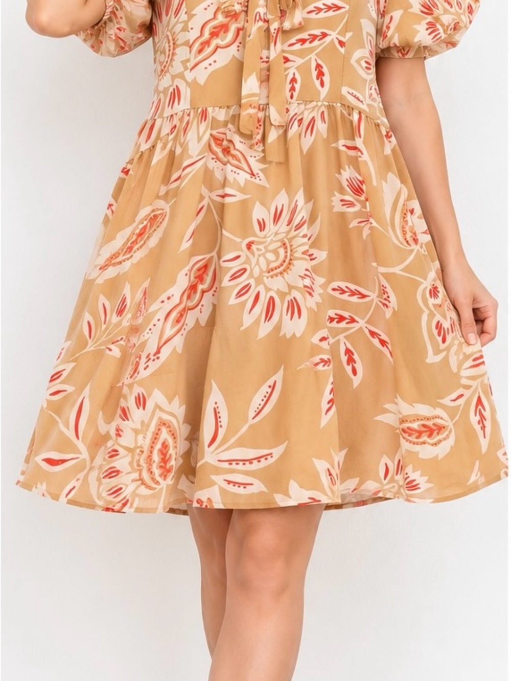 Easel Floral Tiered Mini Skirt in Taupe cream coral Floral
